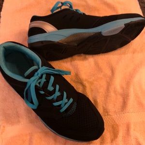 Vionic Women’s Venture Sneakers